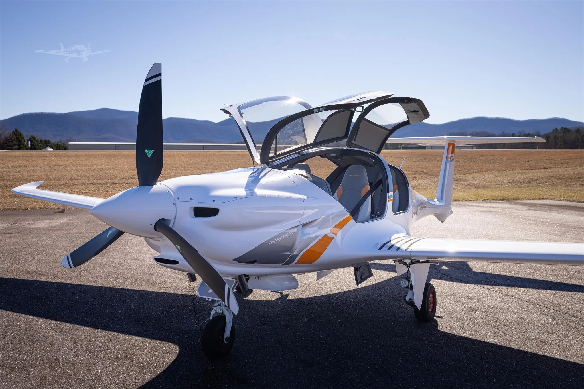 Exterior view of a 2021 PIPISTREL PANTHERA, N86PP.
