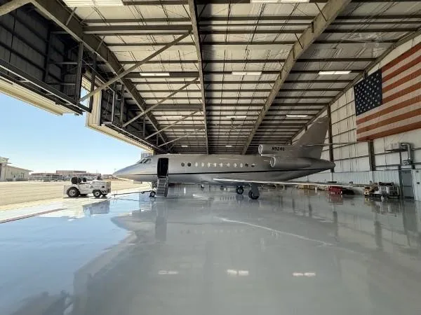 Exterior view of a 1995 DASSAULT FALCON 900B.