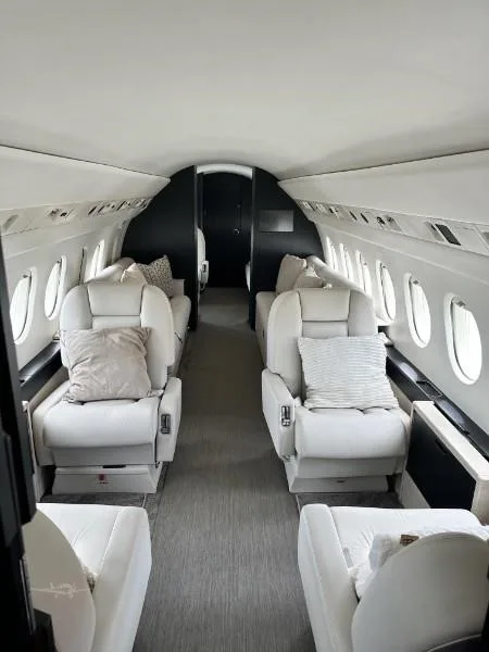 Cabin interior of a 1995 DASSAULT FALCON 900B.