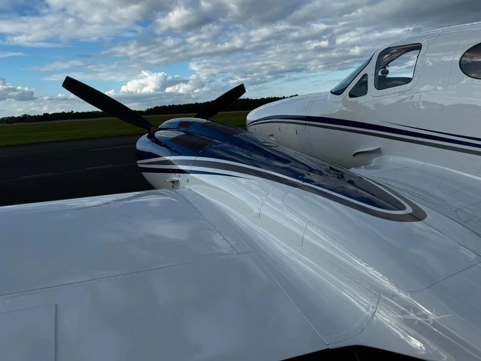 Marketing image of a 1977 CESSNA 421C.