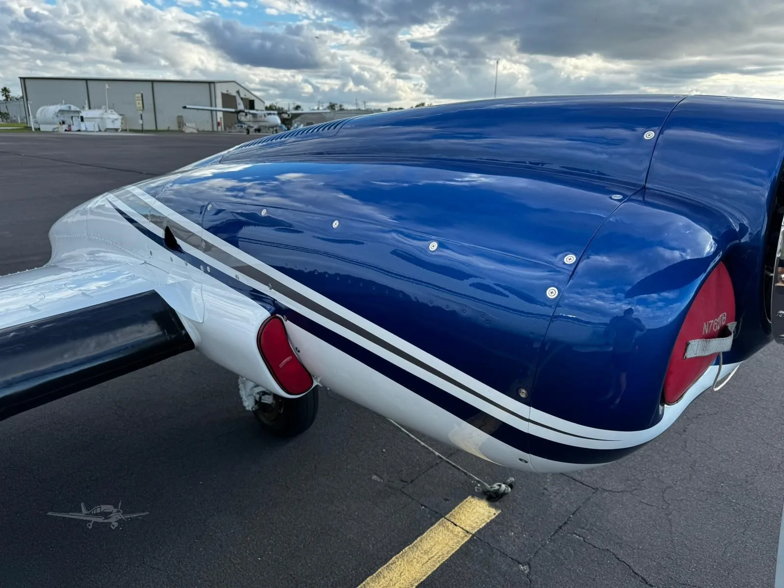 Exterior view of a 1977 CESSNA 421C, N762TB.