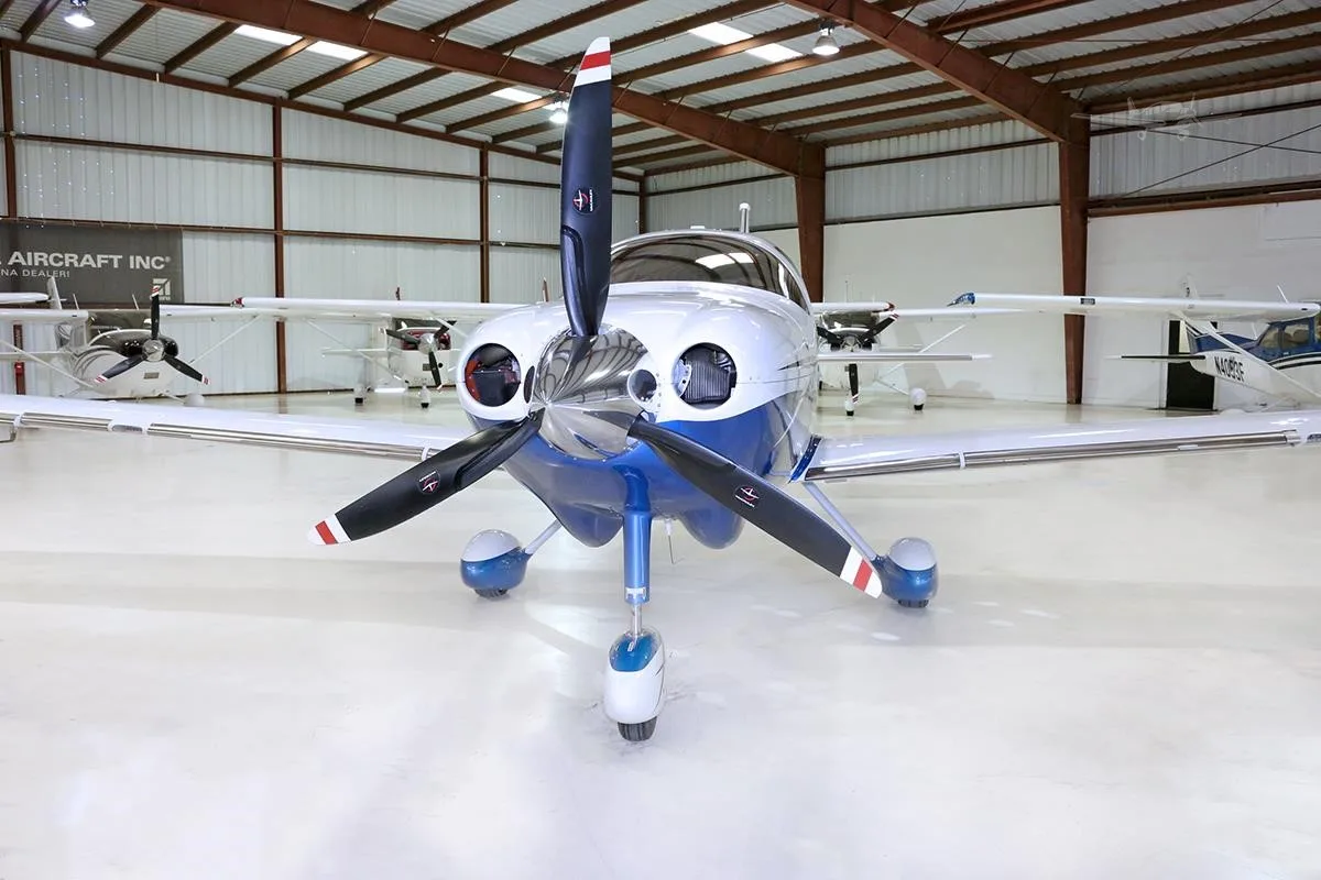 Exterior view of a 2014 CESSNA TTX, N472WJ.