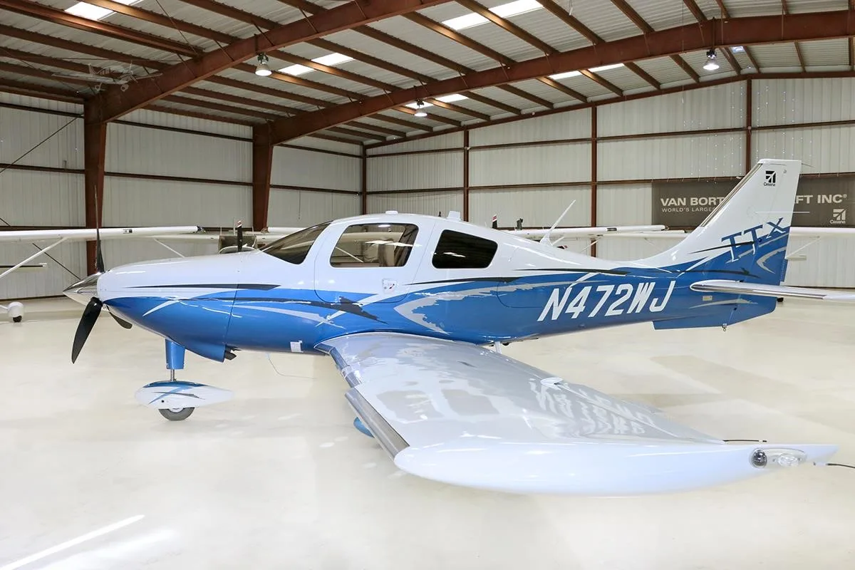 Exterior view of a 2014 CESSNA TTX, N472WJ.