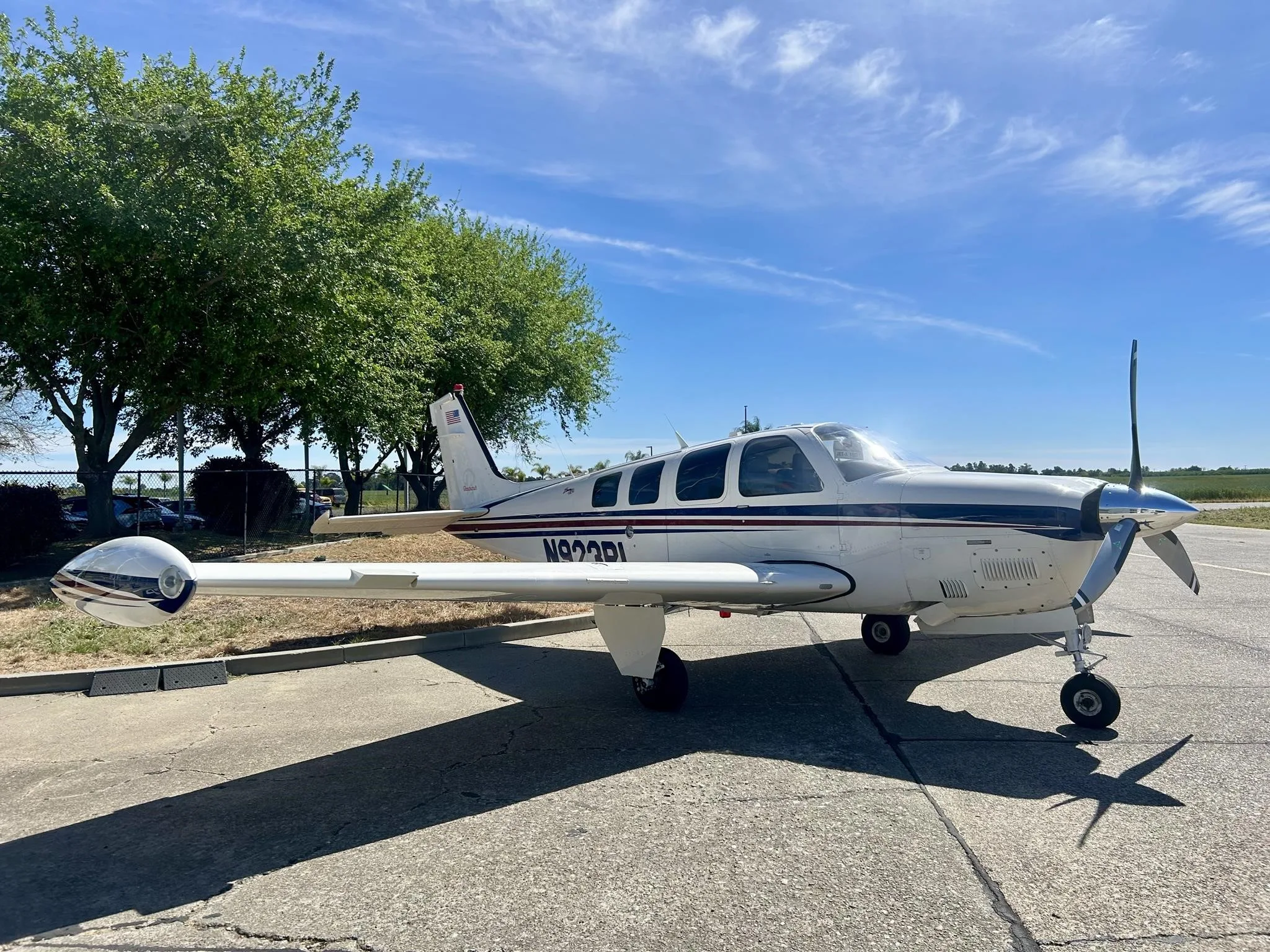 Exterior view of a 2004 BEECHCRAFT A36 BONANZA, N923RL.