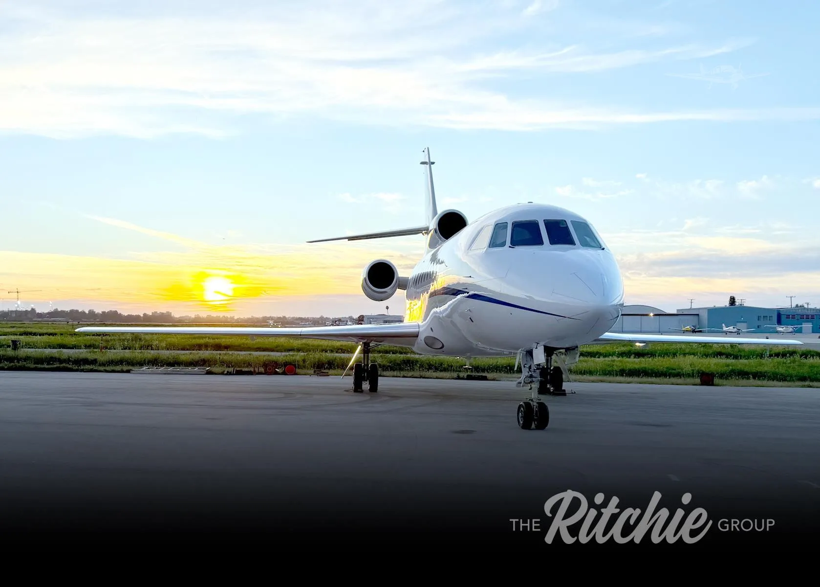 Exterior view of a 1993 DASSAULT FALCON 900B.