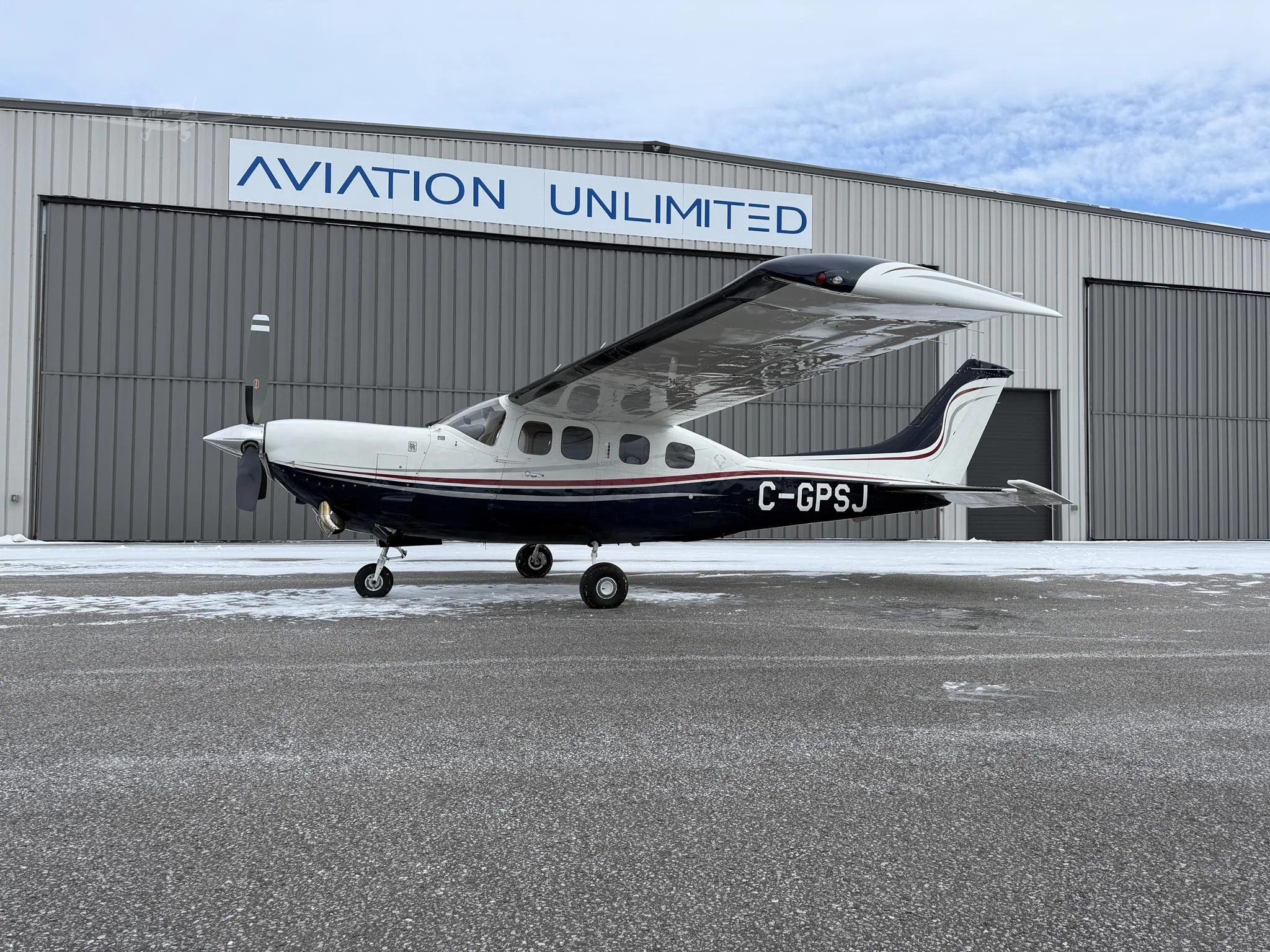 Exterior view of a 1978 CESSNA P210 SILVER EAGLE, C-GPSJ.