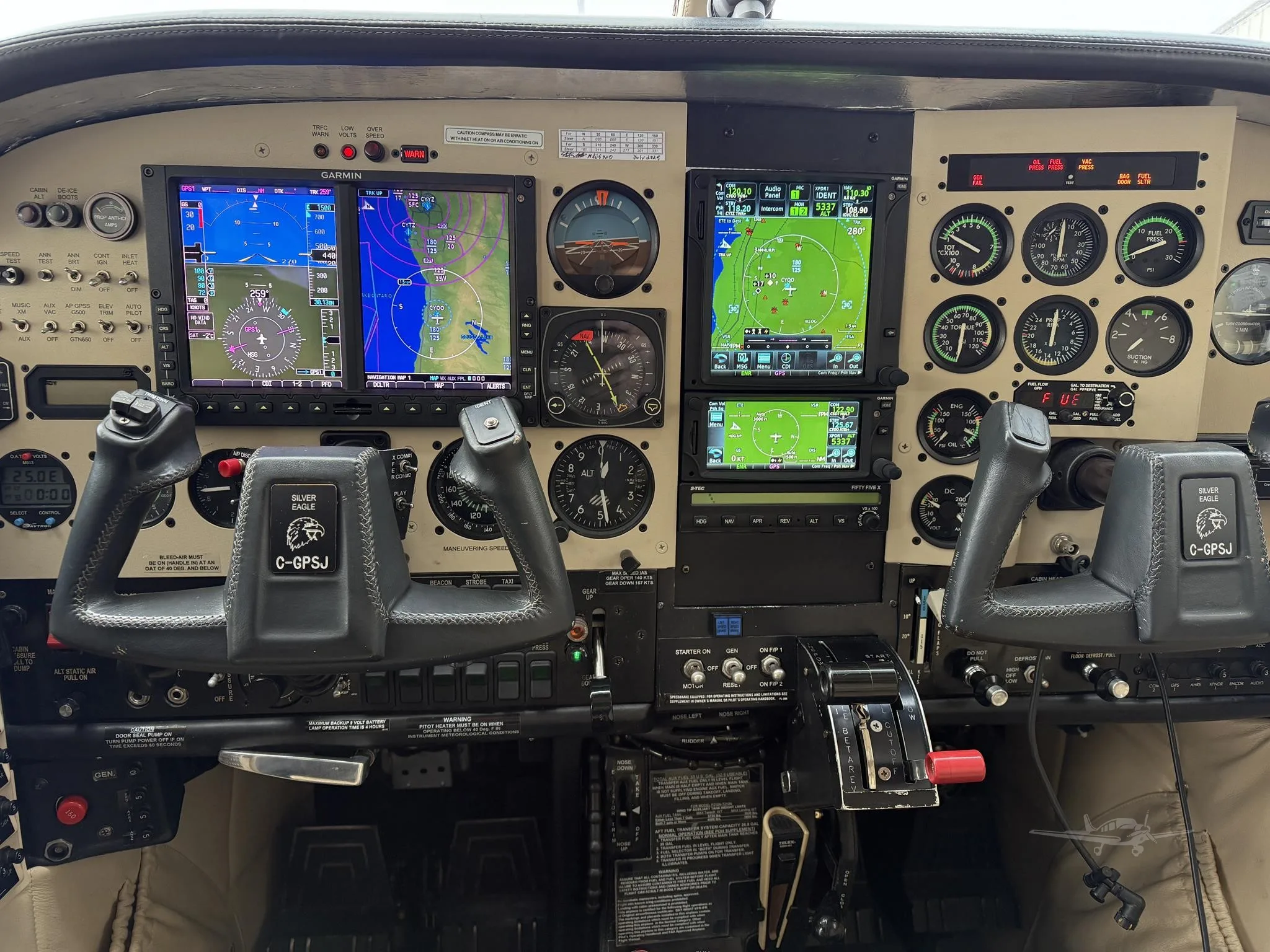 Cockpit and instrument panel of a 1978 CESSNA P210 SILVER EAGLE.