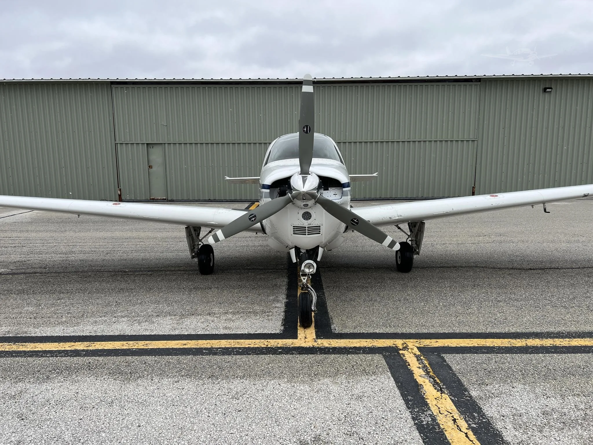 Exterior view of a 1989 BEECHCRAFT F33A BONANZA, N8933.