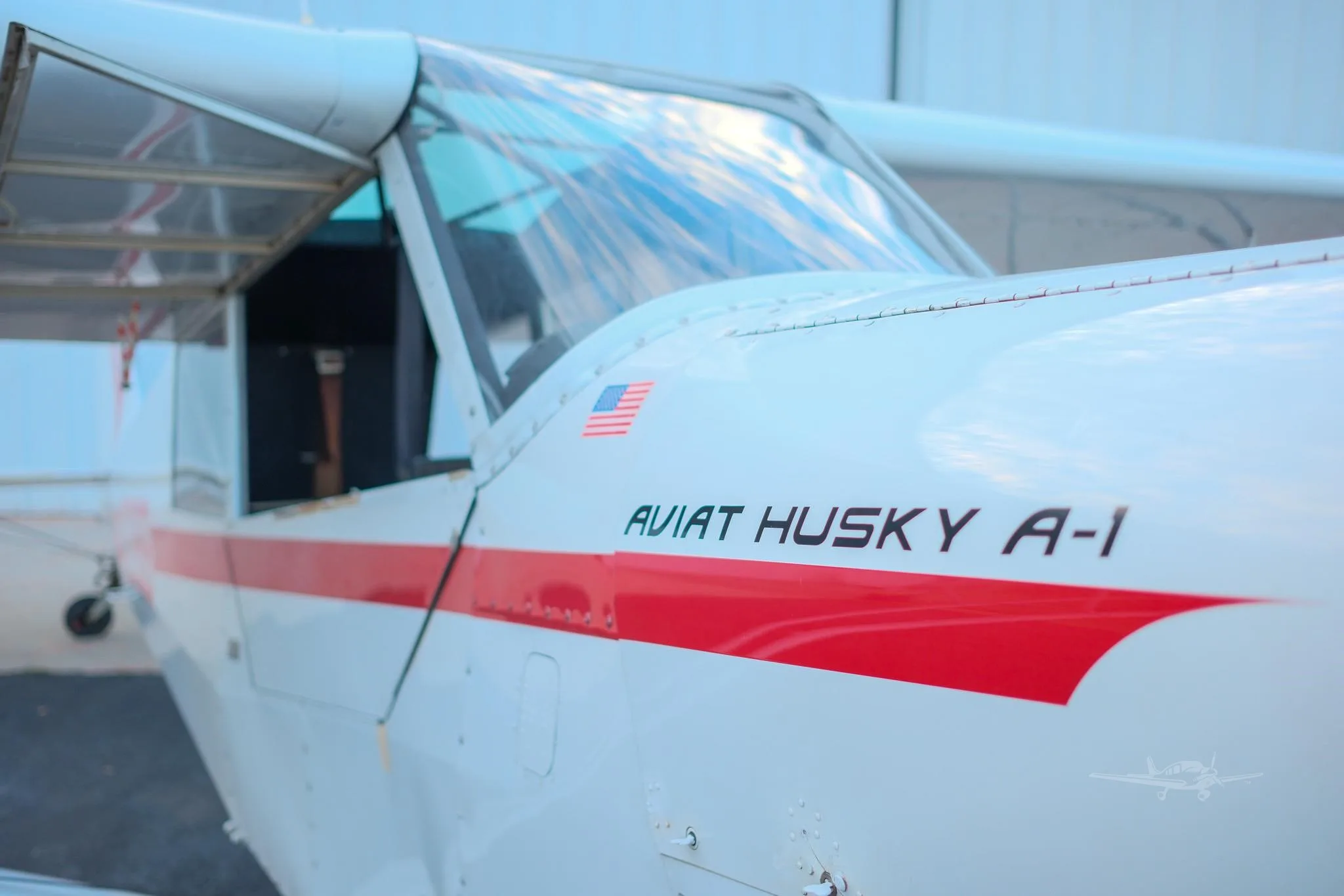 Exterior view of a 1997 AVIAT HUSKY A-1, N42288.