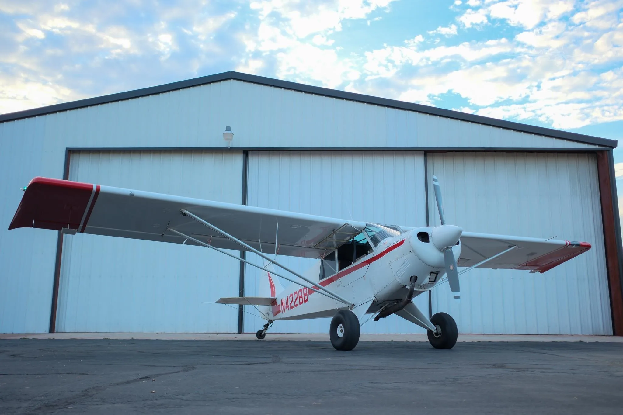 Exterior view of a 1997 AVIAT HUSKY A-1, N42288.
