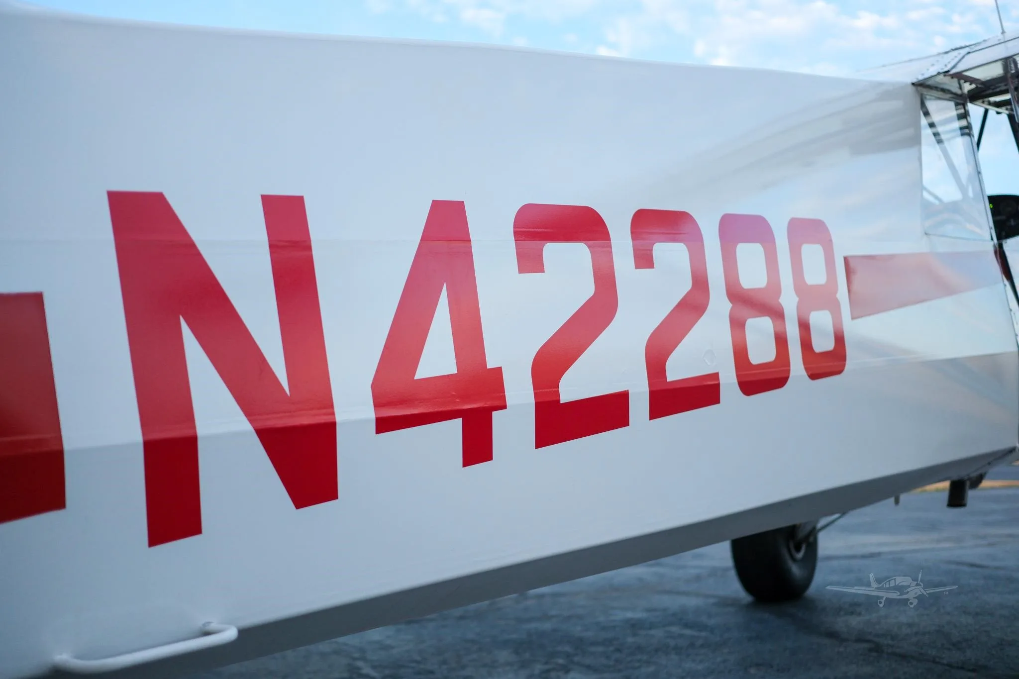 Exterior view of a 1997 AVIAT HUSKY A-1, N42288.