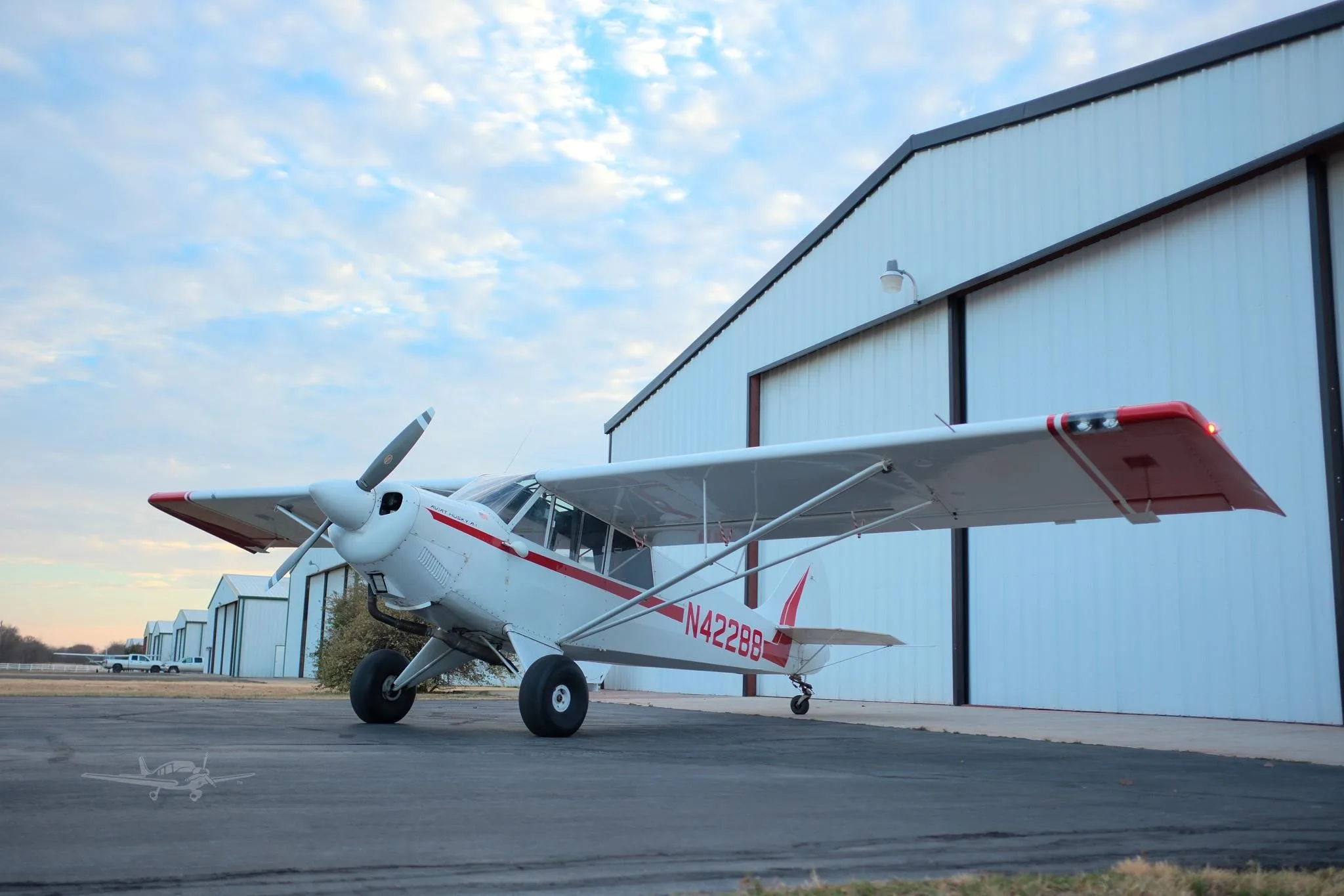 Exterior view of a 1997 AVIAT HUSKY A-1, N42288.