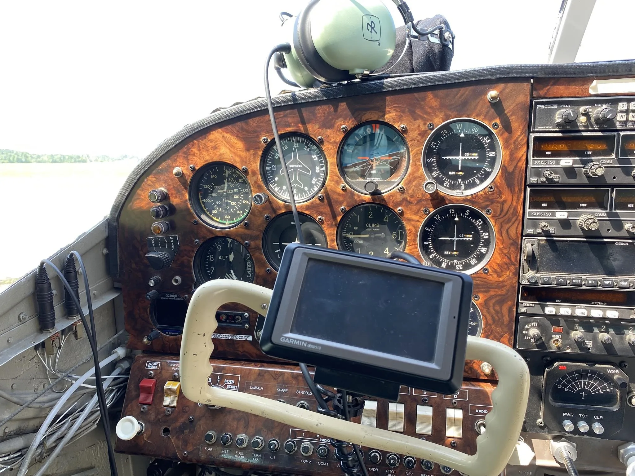 Cockpit and instrument panel of a 1963 CESSNA 205.