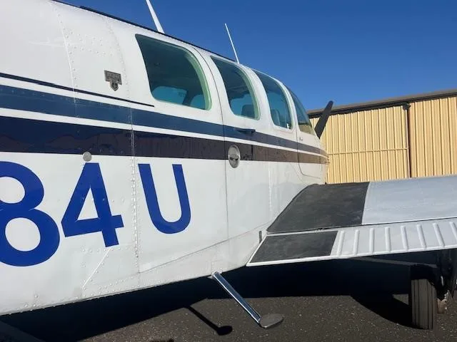 Exterior view of a 1982 BEECHCRAFT A36 BONANZA, N6284U.