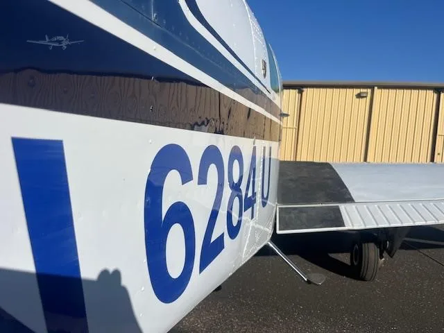 Exterior view of a 1982 BEECHCRAFT A36 BONANZA, N6284U.