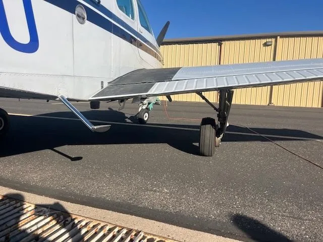 Exterior view of a 1982 BEECHCRAFT A36 BONANZA, N6284U.