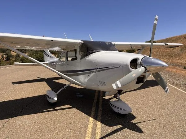 Exterior view of a 1966 CESSNA 182 SKYLANE, N2680F.