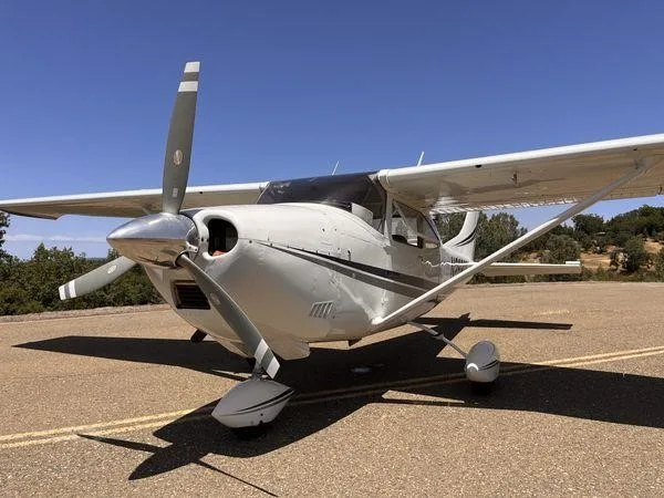 Exterior view of a 1966 CESSNA 182 SKYLANE, N2680F.