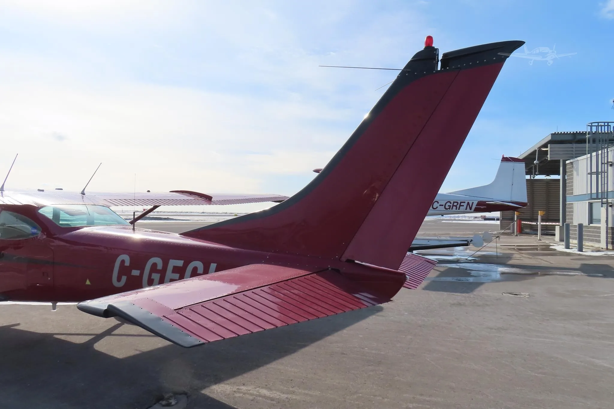Exterior view of a 1972 CESSNA 182P SKYLANE.