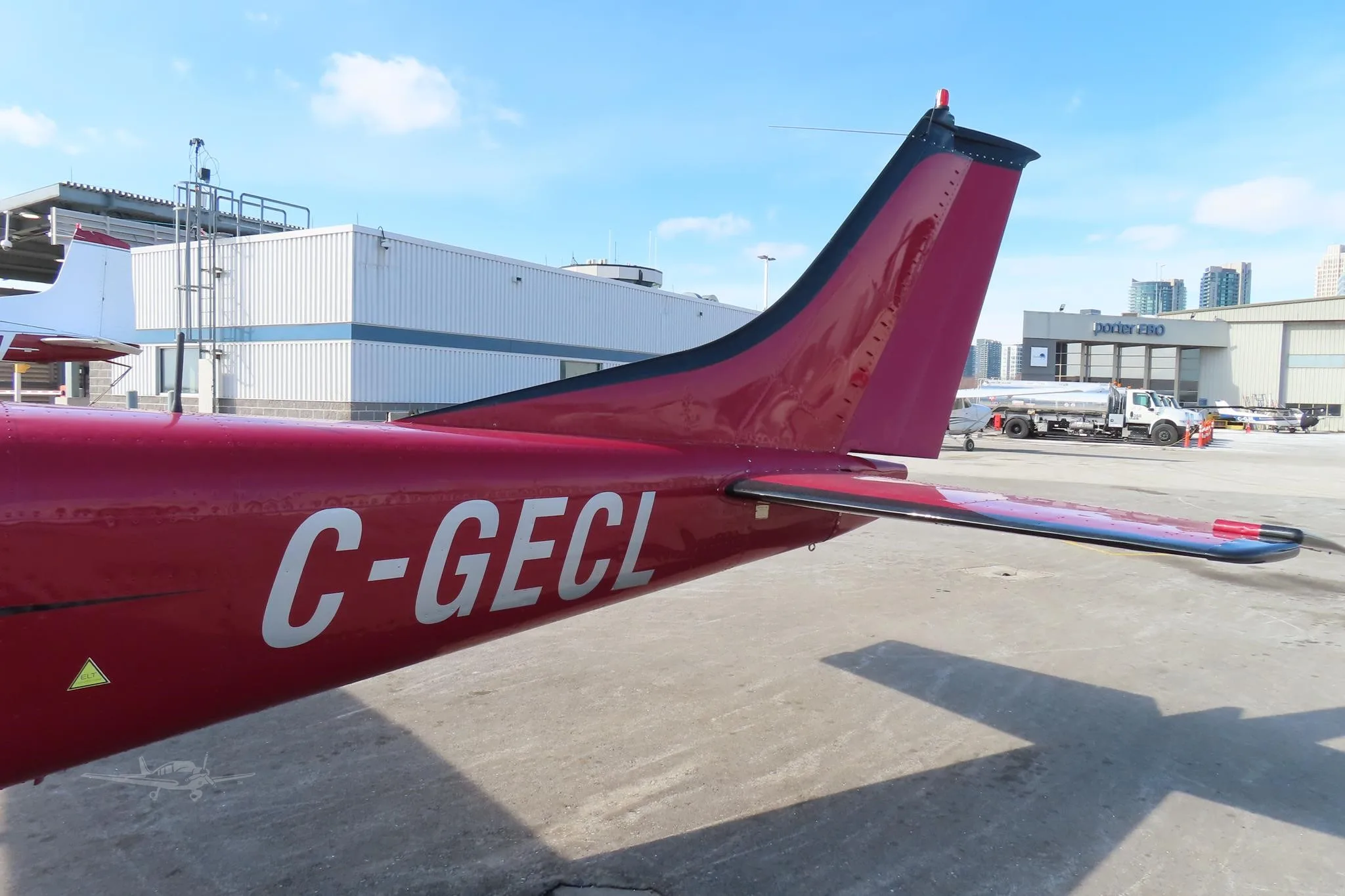 Exterior view of a 1972 CESSNA 182P SKYLANE.