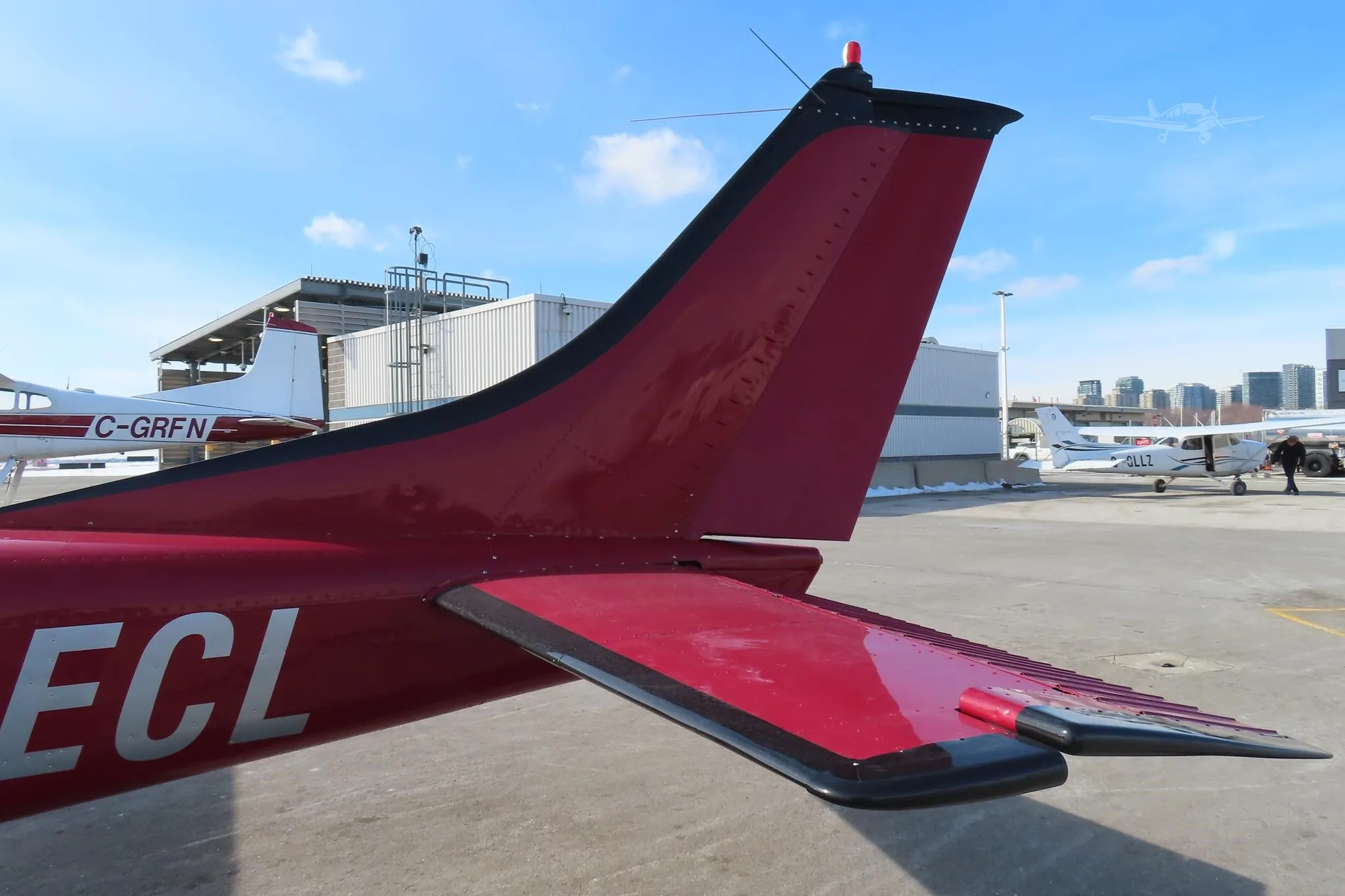 Exterior view of a 1972 CESSNA 182P SKYLANE.