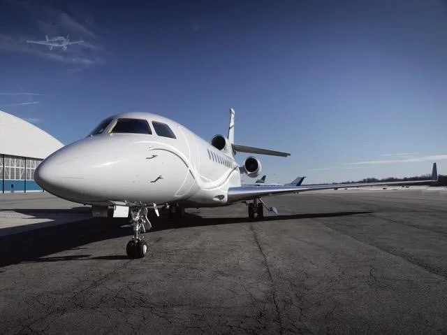 Exterior view of a 2007 DASSAULT FALCON 7X, N247GT.