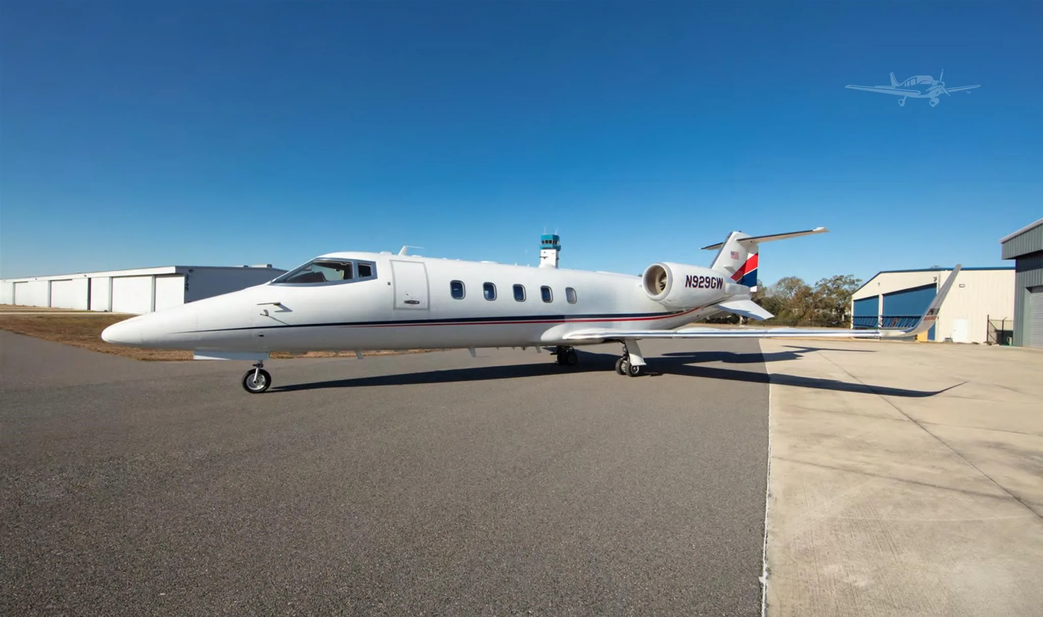 Exterior view of a 2013 LEARJET 60XR, N929GW.