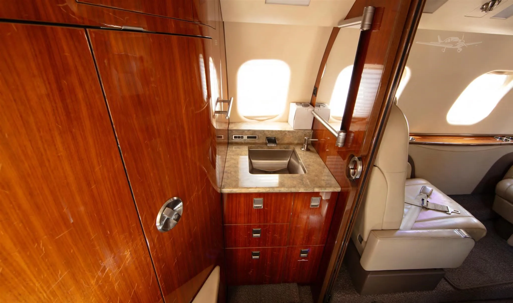 Cabin interior of a 2013 LEARJET 60XR.