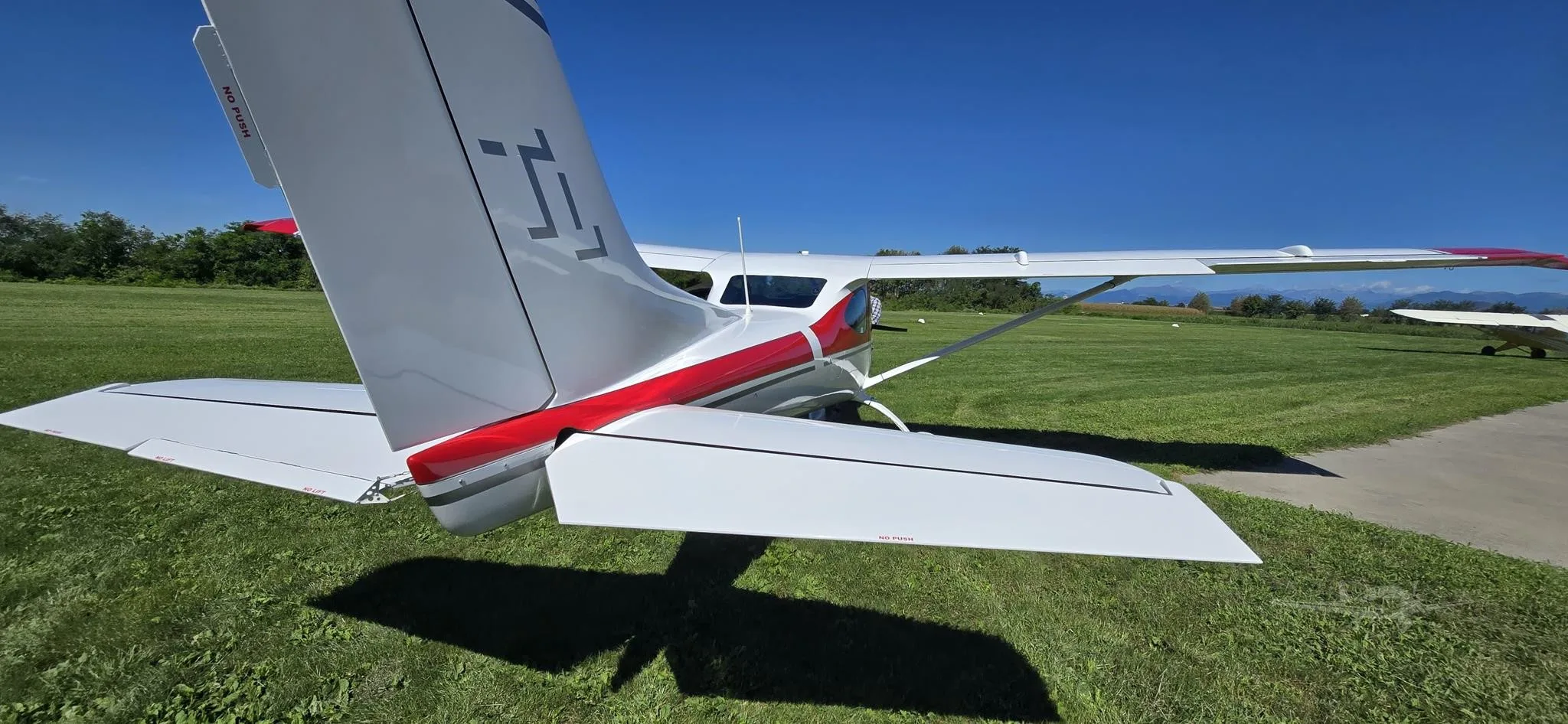 Exterior view of a 2022 TL-ULTRALIGHT TL3000 SIRIUS, I-E276.