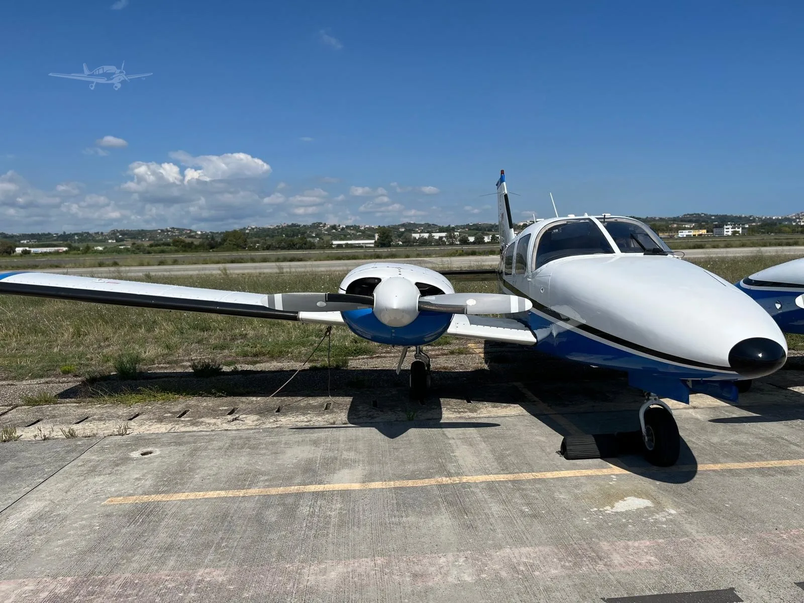 Exterior view of a 1978 PIPER SENECA II, D-GLOC.