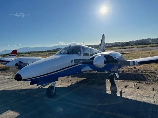 Exterior view of a 1978 PIPER SENECA II, D-GLOC.