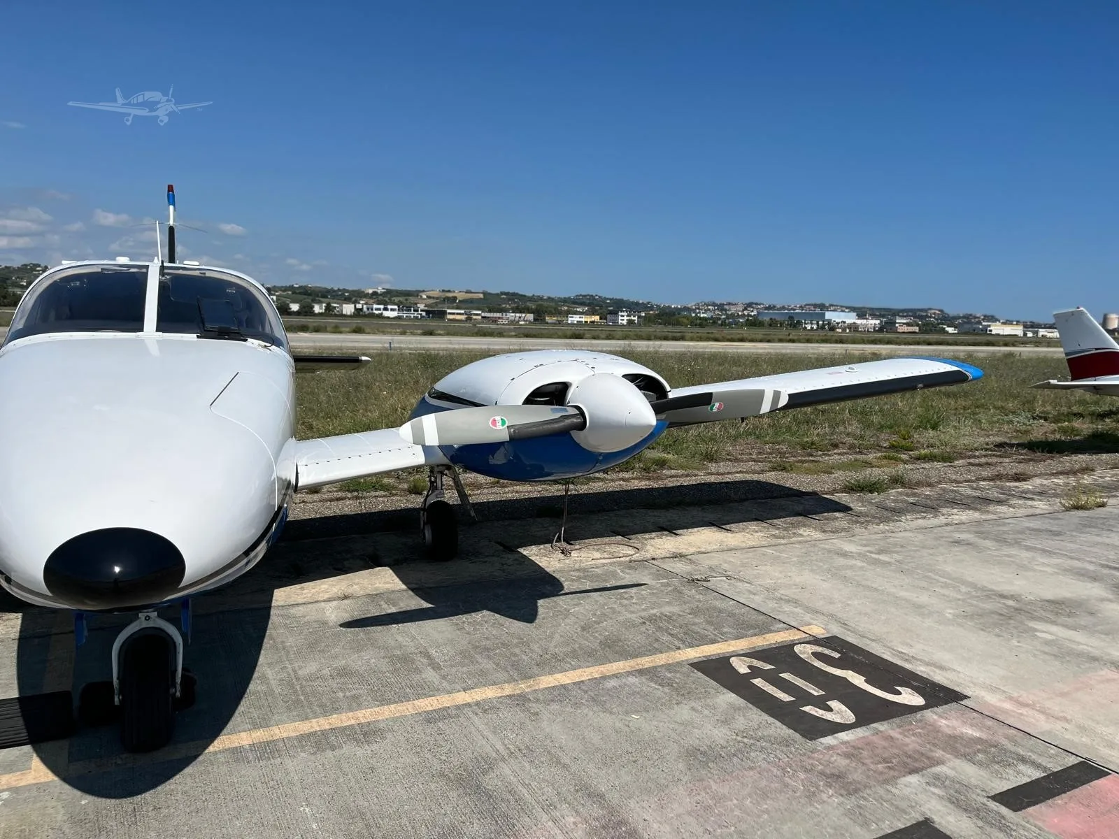 Exterior view of a 1978 PIPER SENECA II, D-GLOC.
