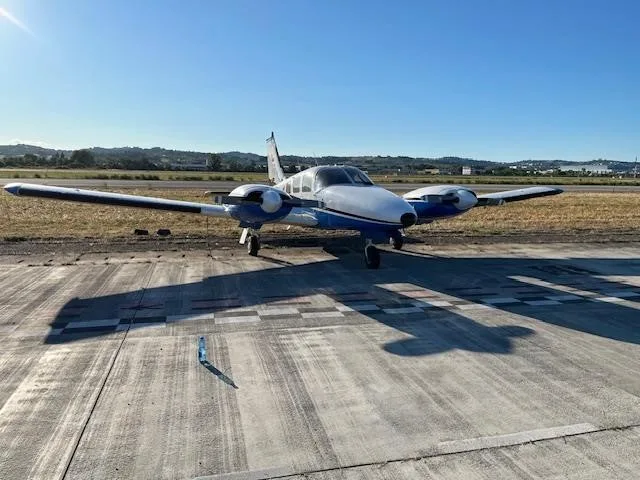 Exterior view of a 1978 PIPER SENECA II, D-GLOC.