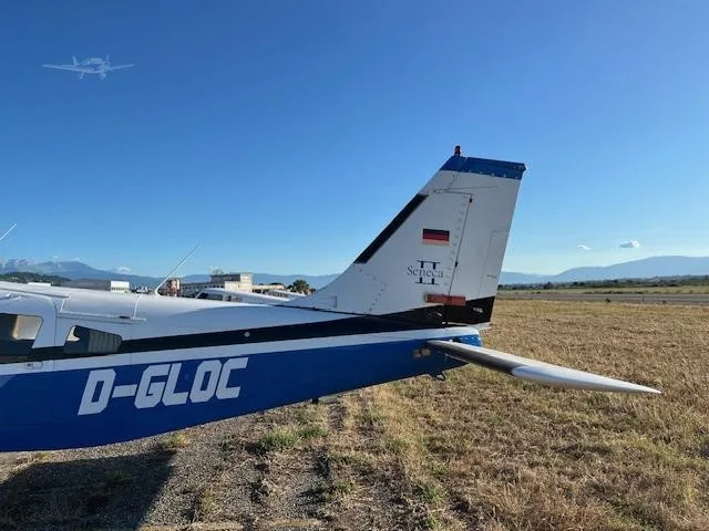 Exterior view of a 1978 PIPER SENECA II, D-GLOC.