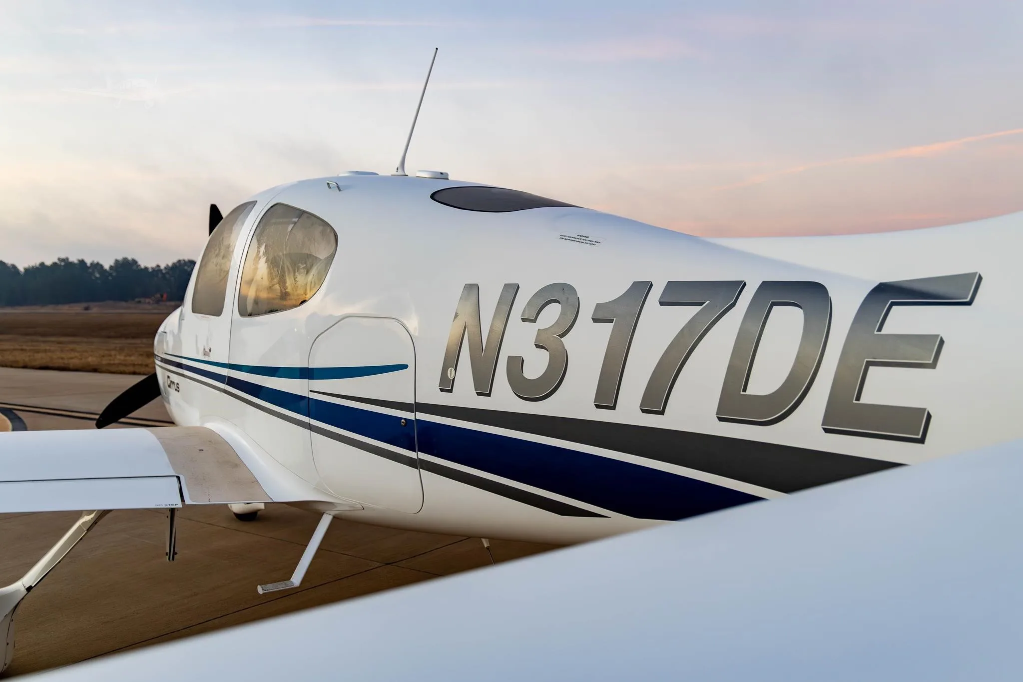 Marketing image of a 2001 CIRRUS SR22.
