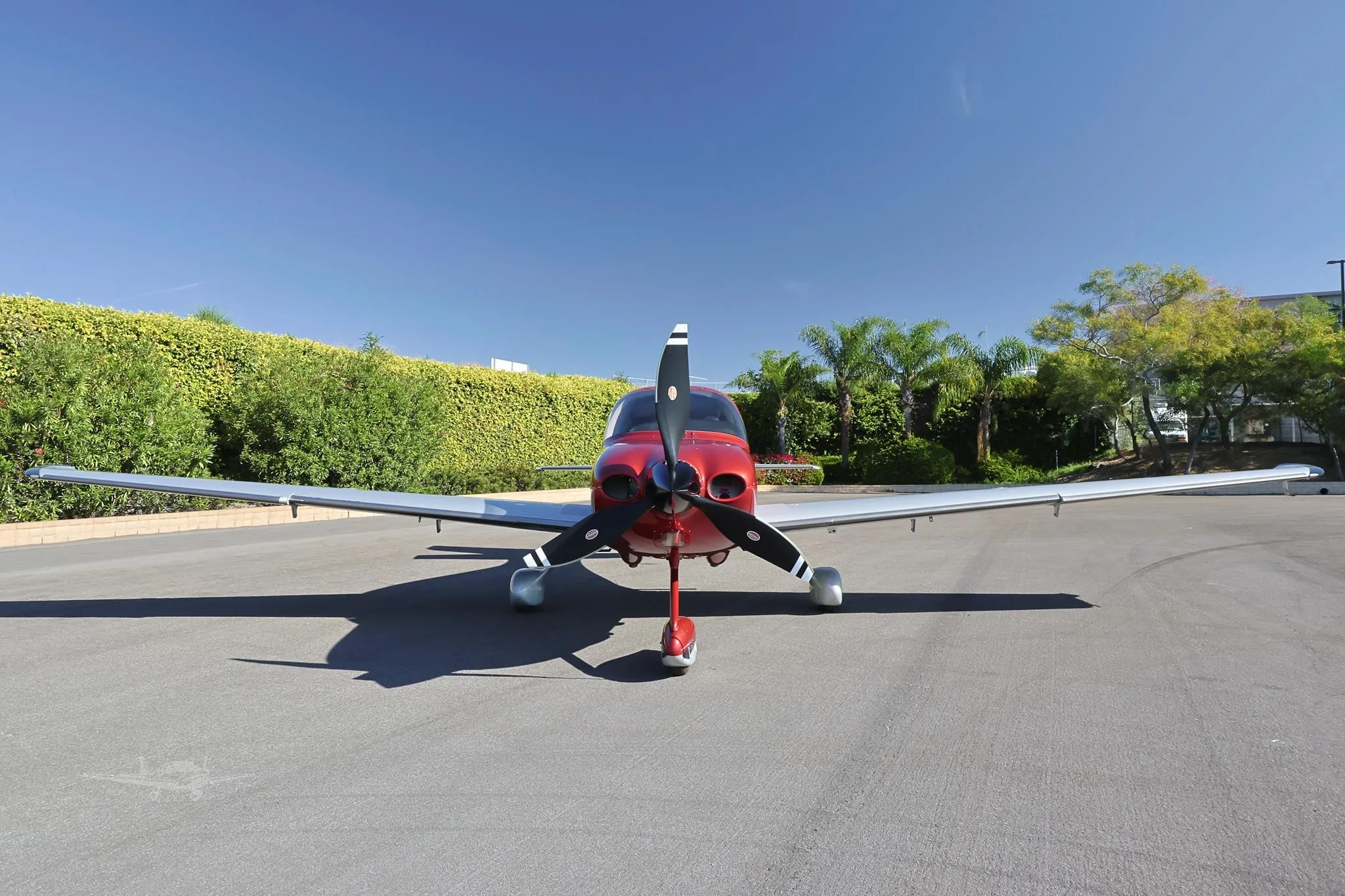Exterior view of a 2012 CIRRUS SR22-G3 TURBO, N68AW.