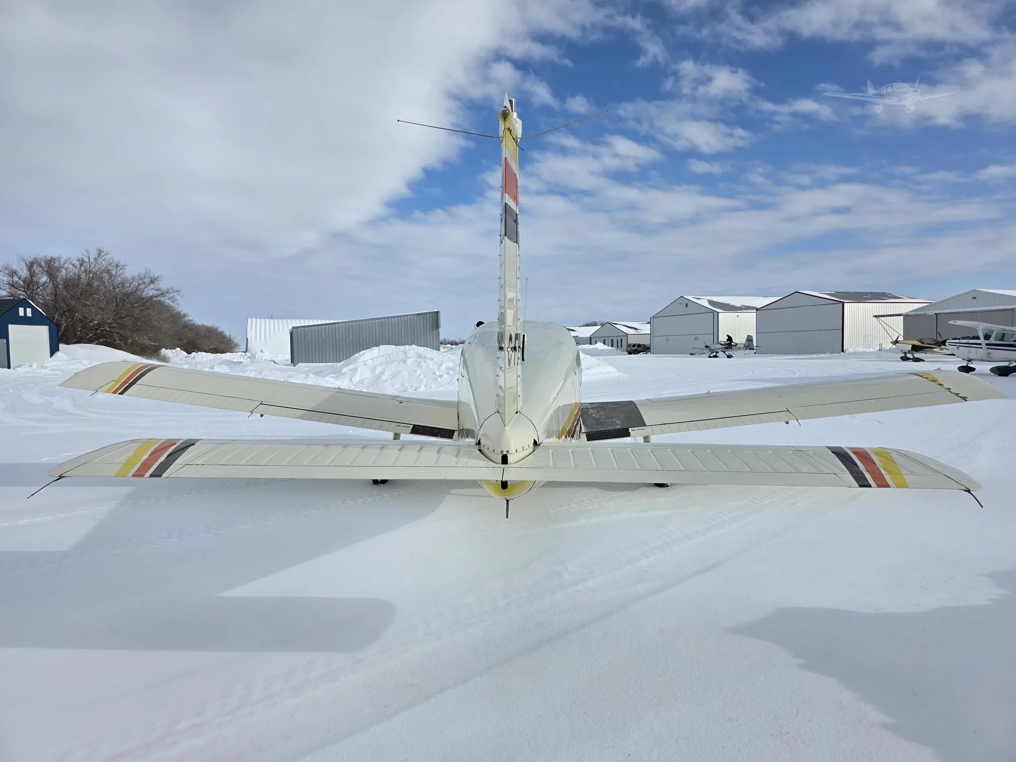 Exterior view of a 1967 PIPER CHEROKEE 6/300, C-FPWC.