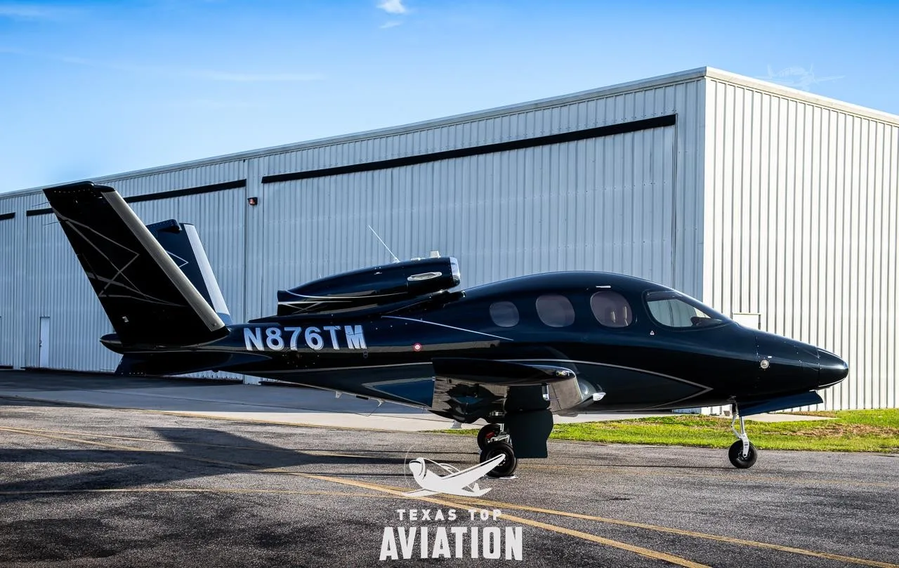 Exterior view of a 2025 CIRRUS VISION SF50-G2+, N876TM.