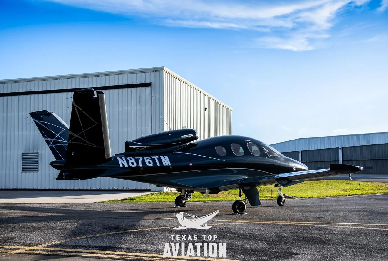 Exterior view of a 2025 CIRRUS VISION SF50-G2+, N876TM.