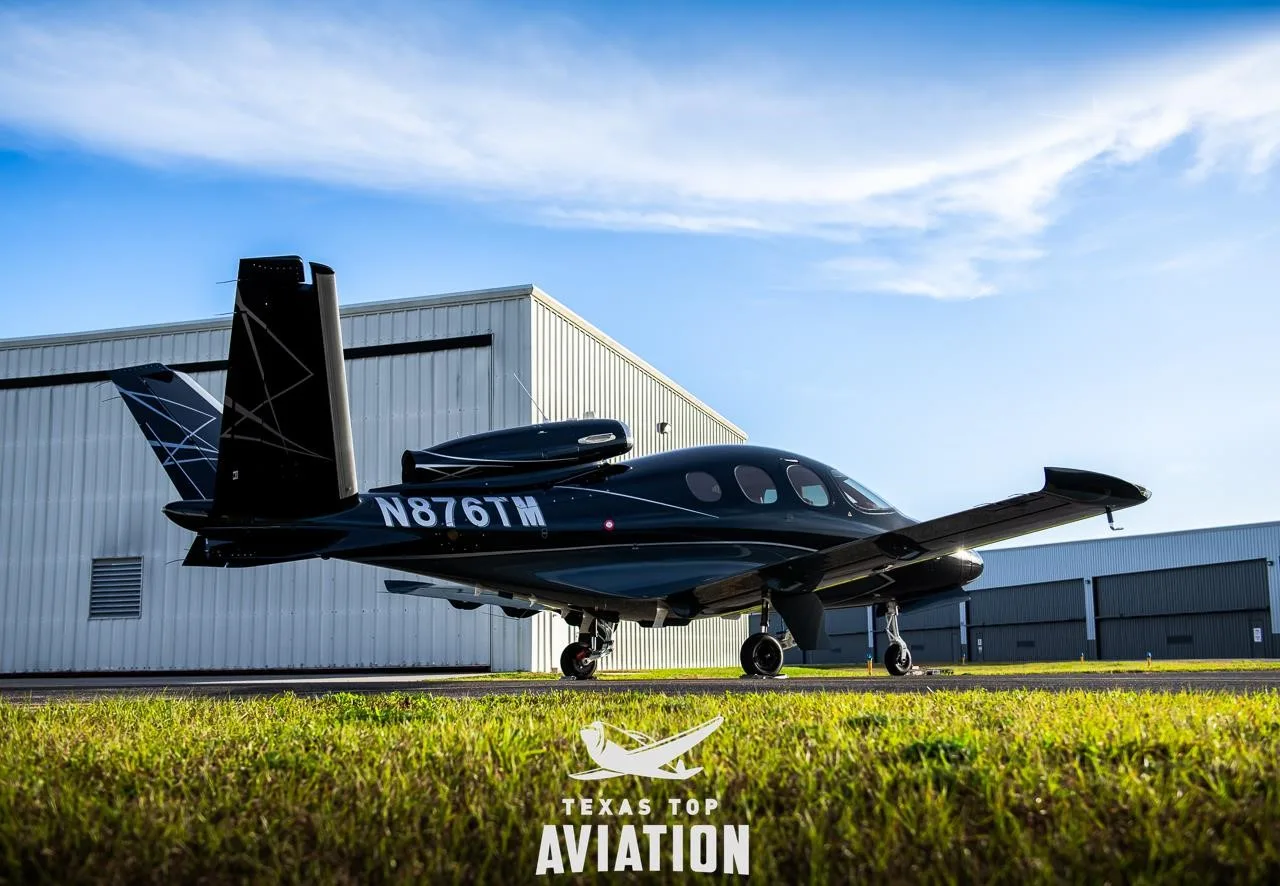 Exterior view of a 2025 CIRRUS VISION SF50-G2+, N876TM.