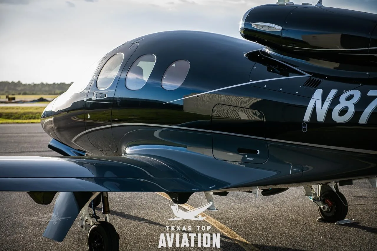 Exterior view of a 2025 CIRRUS VISION SF50-G2+, N876TM.