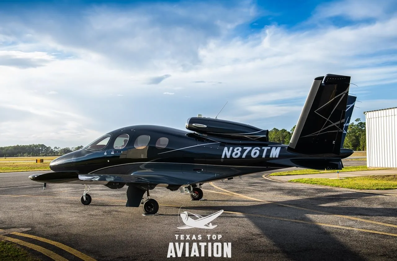 Exterior view of a 2025 CIRRUS VISION SF50-G2+, N876TM.