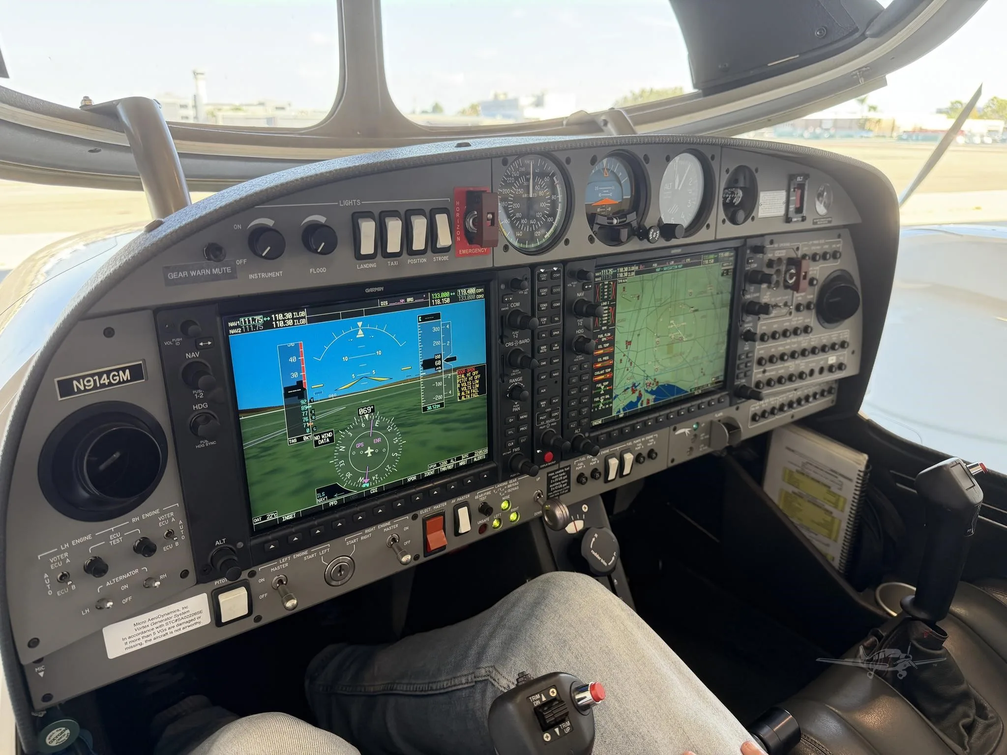 Cockpit and instrument panel of a 2016 DIAMOND DA42 VI.