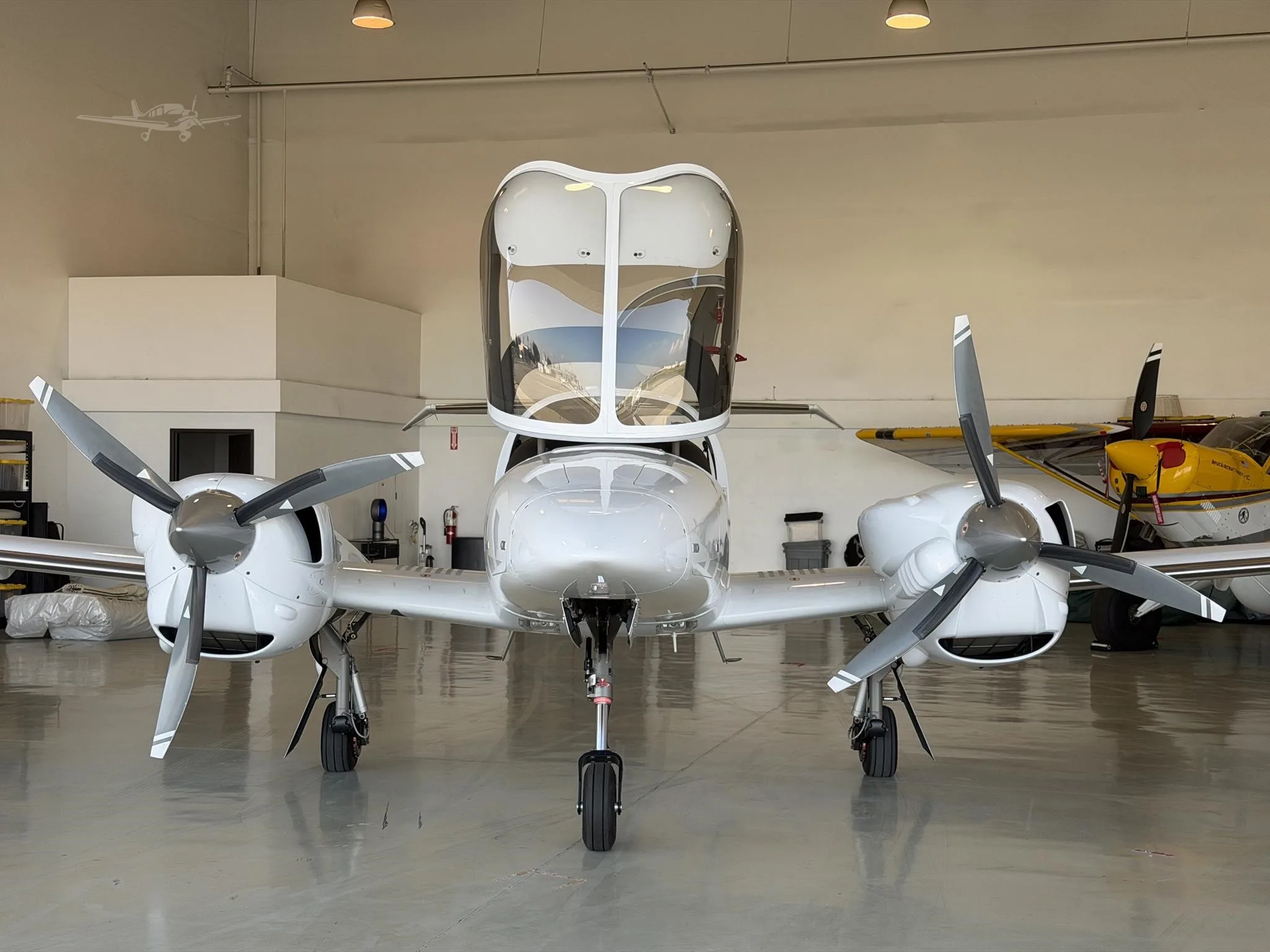 Exterior view of a 2016 DIAMOND DA42 VI, N914GM.