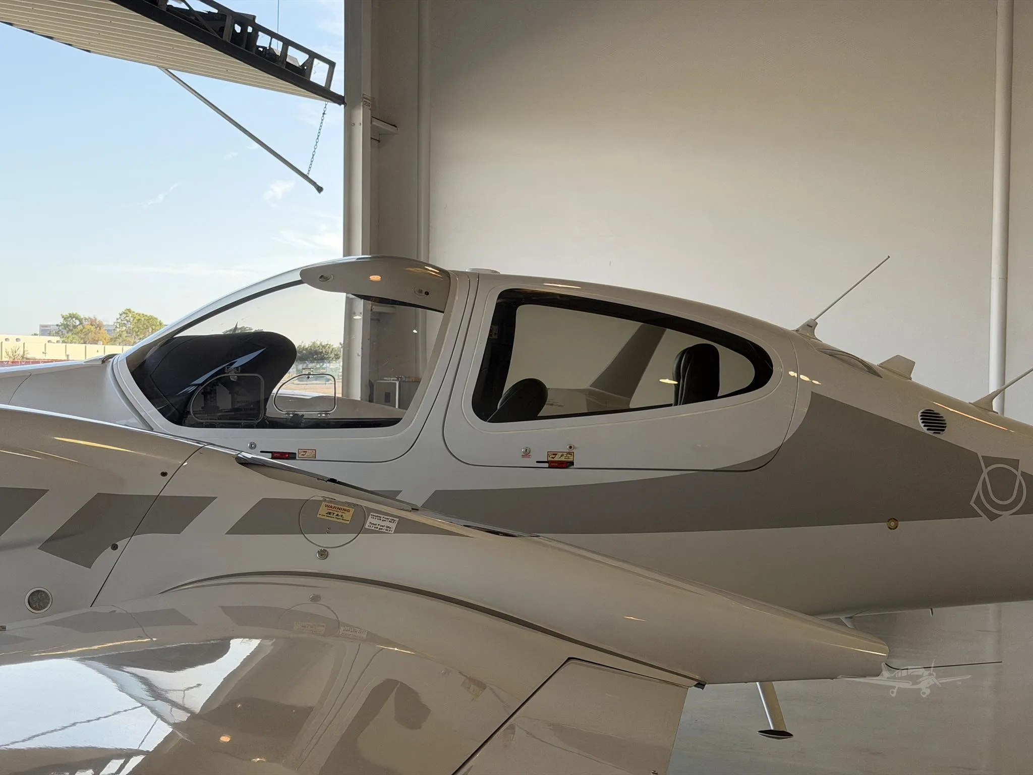 Exterior view of a 2016 DIAMOND DA42 VI, N914GM.