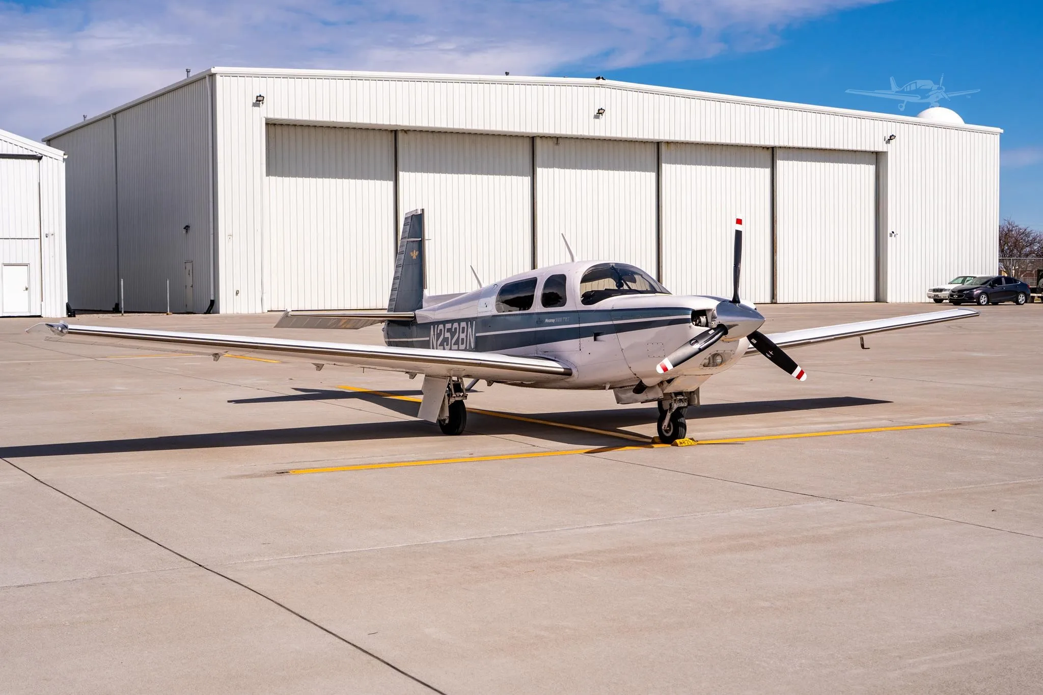 Exterior view of a 1987 MOONEY M20K 305 ROCKET, N252BN.