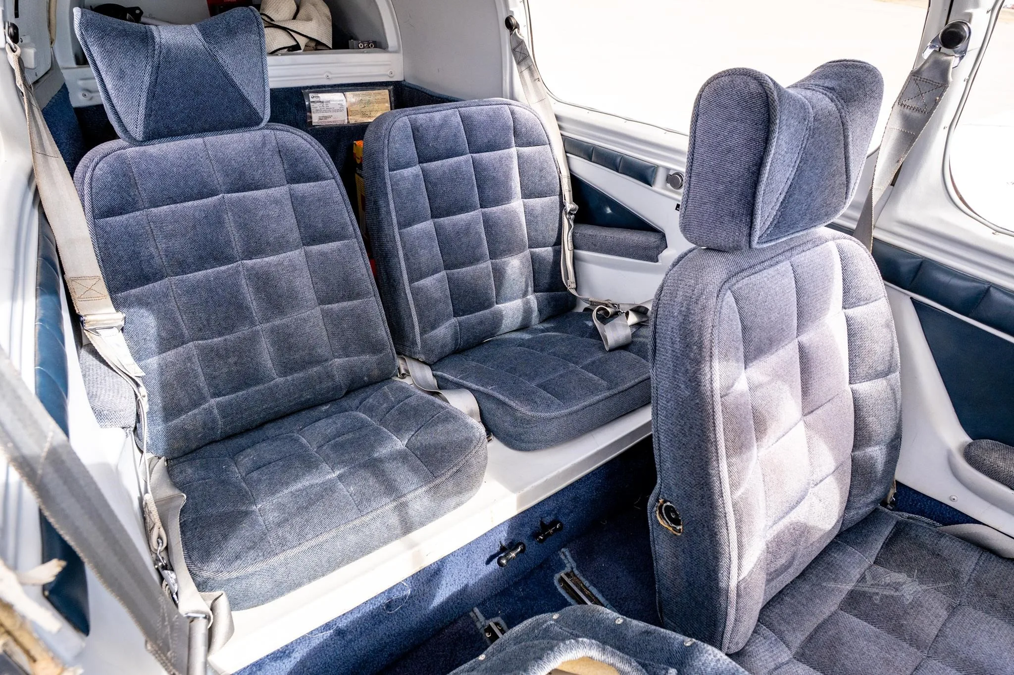 Cabin interior of a 1987 MOONEY M20K 305 ROCKET.