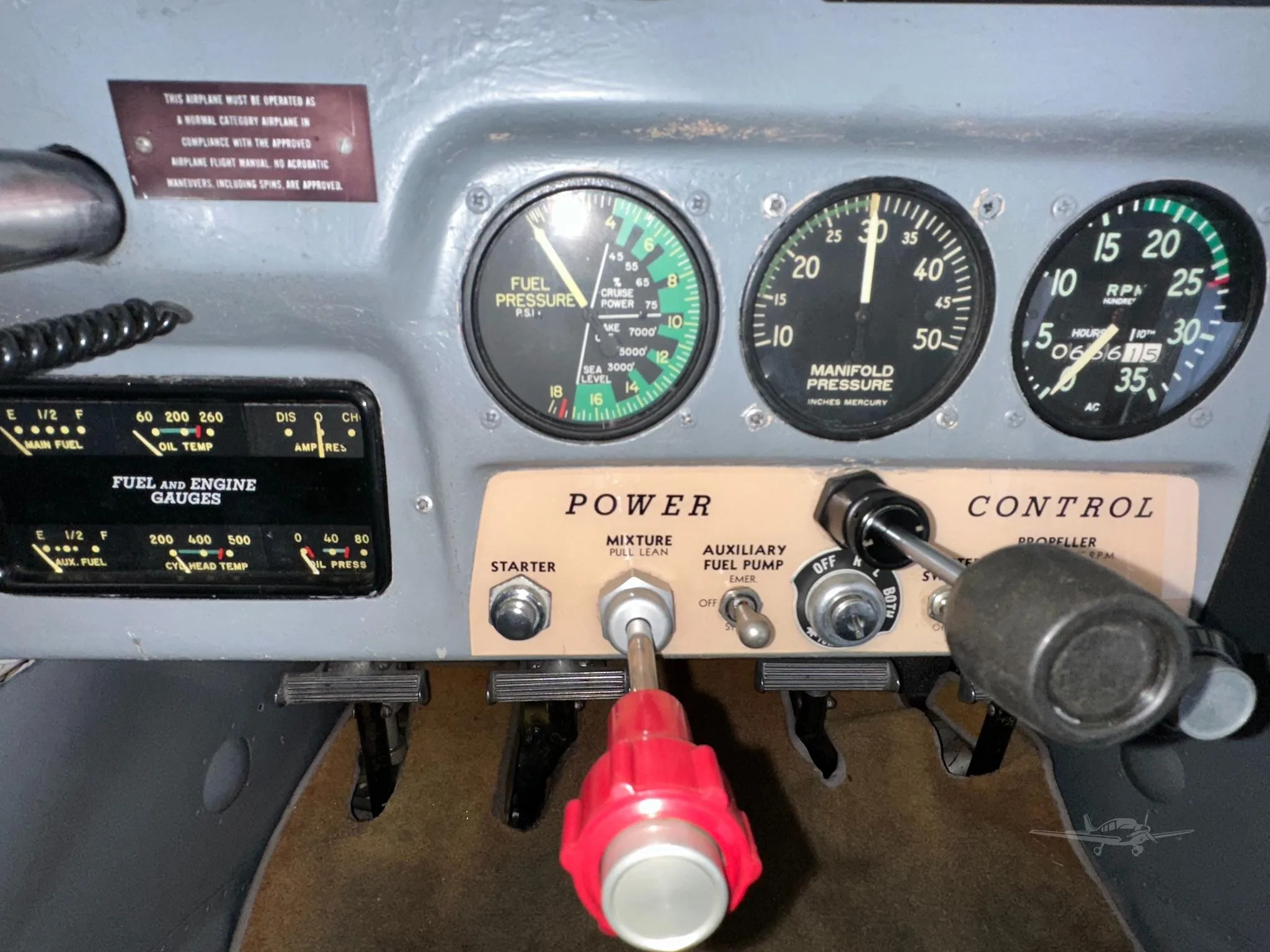 Cockpit and instrument panel of a 1959 BELLANCA 14-19-3.