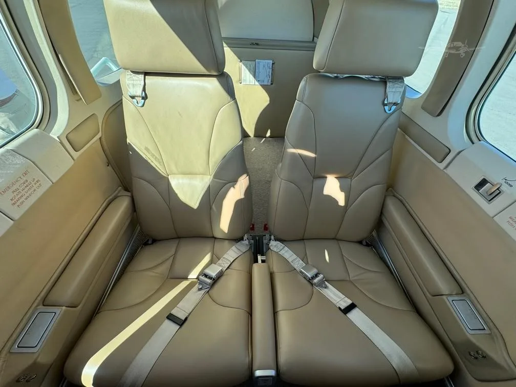 Cabin interior of a 1994 BEECHCRAFT F33A BONANZA.