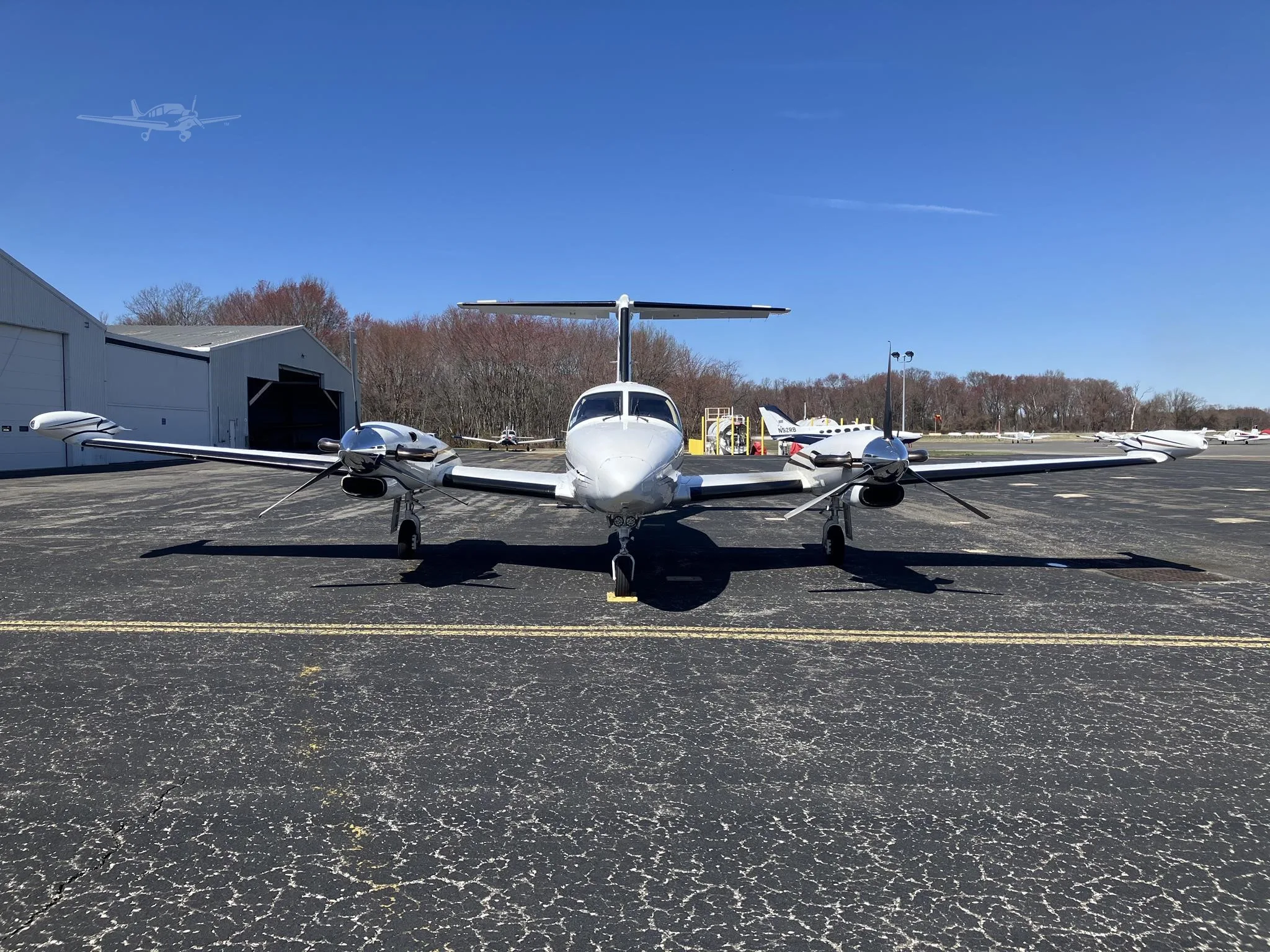 Exterior view of a 1981 PIPER CHEYENNE III, N190CA.